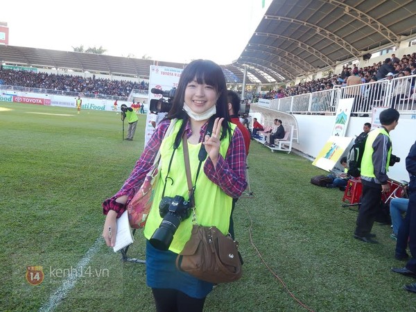 Nữ phóng viên Nhật Bản mong Công Phượng đứng dậy sau chuyện Hòa Minzy 2