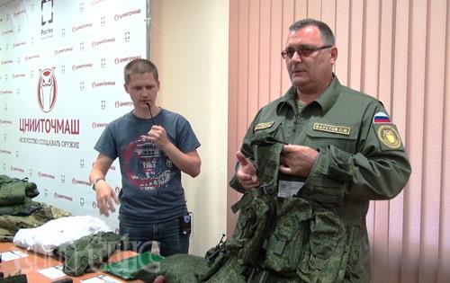 Sĩ quan Nga giới thiệu trang phục ratnik.