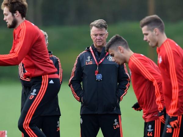 Thầy trò Van Gaal không có được tâm lý tốt trước trận derby thành Manchester