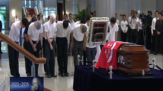 Linh cữu sẽ được quàn tại Tòa nhà Quốc hội tới ngày 28-3 để chuẩn bị tổ chức tang lễ vào ngày hôm sau, 29-3. Ảnh: CNA