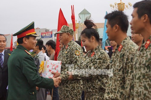 Trung tướng Phạm Hồng Hương, Phó Tổng tham mưu trưởng QĐND Việt Nam biểu dương, động viên các lực lượng tham gia diễn tập A-15.