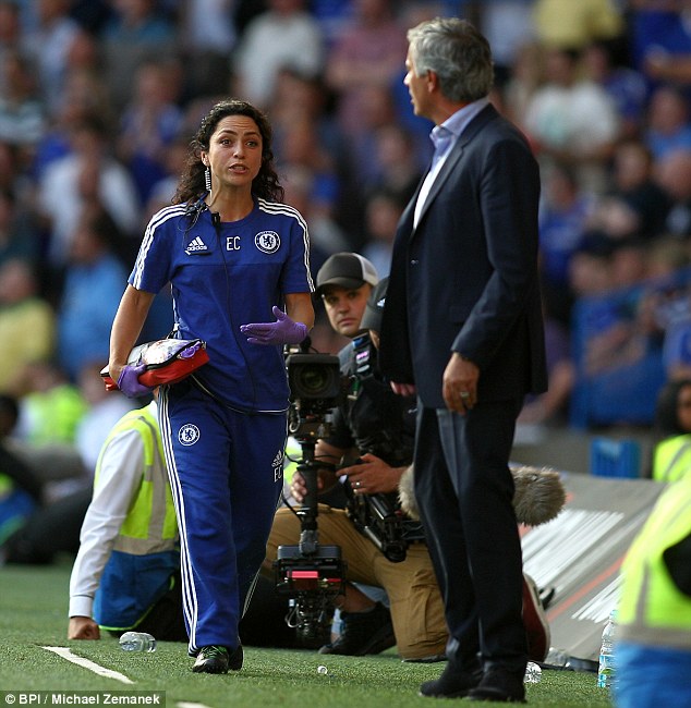 Bác sĩ Eva Carneiro bị Mourinho chỉ trích.