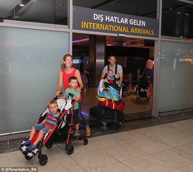 Gia đình Louis đến Thổ Nhĩ Kỳ