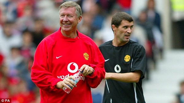 Dù từng là học trò thân thiết của Ferguson nhưng sau khi phải rời sân Old Trafford vào năm 2005, mối quan hệ của 2 người đã trở nên không thể hàn gắn. Cả Roy Keane và ngài Ferguson đều chỉ trích nhau thậm tệ trong cuốn tự truyện của mình.