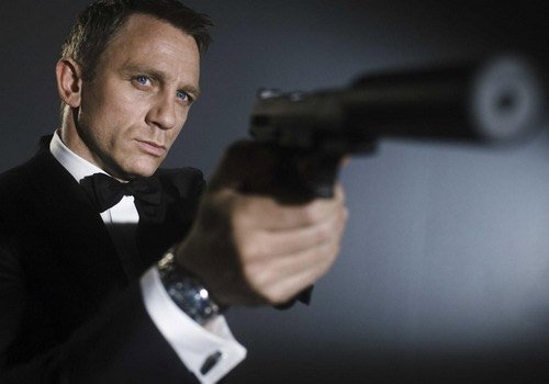 
Daniel Craig vấp phải sự phản đối của khán giả khi nhận vai James Bond.
