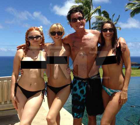 
Charlie Sheen quan hệ với các nữ diễn viên phim khiêu dâm, vũ công, gái làng chơi...
