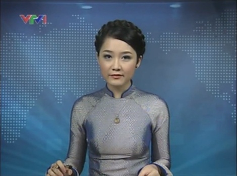 Thu Hà tốt nghiệp trường Đại học Ngoại thương năm 2010. Ngày 25/3/2011, cô chính thức trở thành người dẫn chương trình bản tin thời sự 19h - bản tin quan trọng nhất của Ban thời sự VTV1.