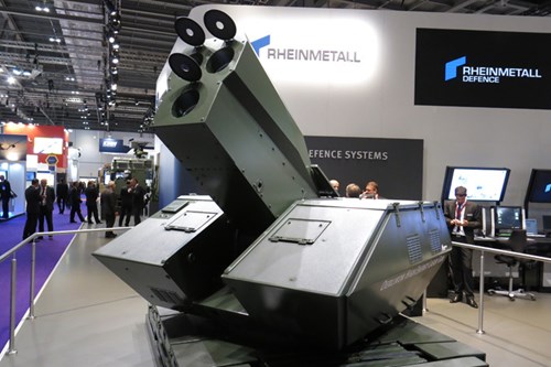 
Hồi tháng 1/2013, trong cuộc thử nghiệm của Rheinmetall Defence, súng laser bắn hạ 2 máy bay không người lái (UAV) trong khoảng cách 2 km.
