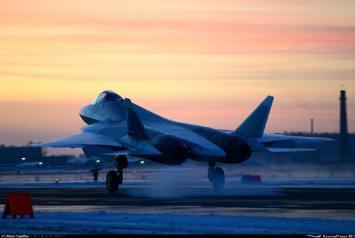 
Sukhoi T-50 được thiết kế để thay thế những chiếc MiG-29 Fulcrum và Su-27 Flanker biên chế trong các lực lượng vũ trang Liên bang Nga.
