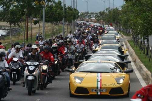 Hàng loạt siêu xe triệu đô đã tìm đến Việt Nam.