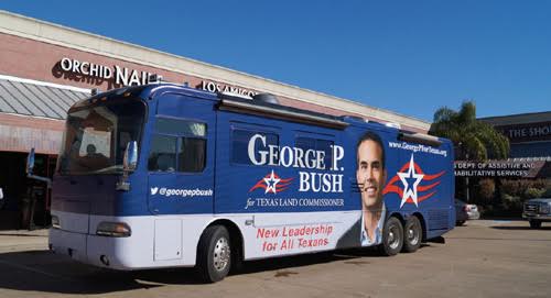 
P. Bush đã dành nhiều tháng rong ruổi khắp bang trên chiếc xe bus tranh cử
