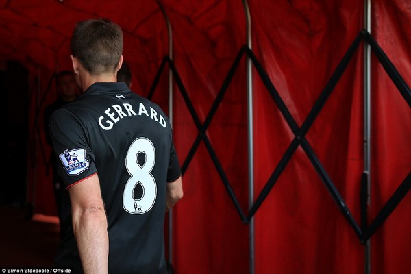 Gerrard rời sân Anfield sau nhiều năm cống hiến liên tục cho The Kop