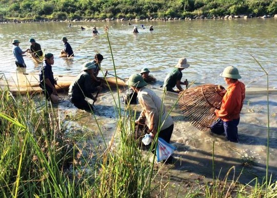 Đầm nước này có chiều dài 1 km với diện tích khoảng 30 ha, nằm dưới chân dãy núi Hồng Lĩnh, có nhiều loài cá nước ngọt sinh trưởng.