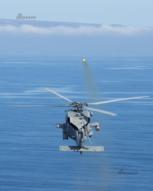 
Trực thăng đa nhiệm MH-60R Seahawk có thể mang được một loạt vũ khí, bao gồm các tên lửa AGM-114 Hellfire, ngư lôi hạng nhẹ ATK Mk 50 hoặc Mk 46 và súng máy.
