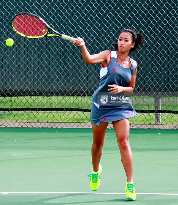 Christina sinh ra trong một gia đình có truyền thống ở môn thể thao tennis, mẹ cô, Windy Huỳnh trước đây từng dự 3 giải Grand Slam, xếp hạng thứ 14 trên bảng xếp hạng quần vợt trẻ thế giới ITF. 
Cựu VĐV nữ số 1 Việt Nam - Huỳnh Mai Huỳnh là dì ruột của cô, cả gia đình gần như đều gắn liền với môn thể thao này, thế nên Christina Huỳnh Như Nguyễn chơi tennis từ nhỏ.