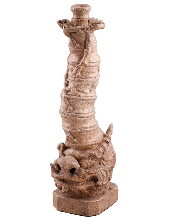 
Chân nến cổ mô phỏng từ hình tượng cây trúc hoá long
