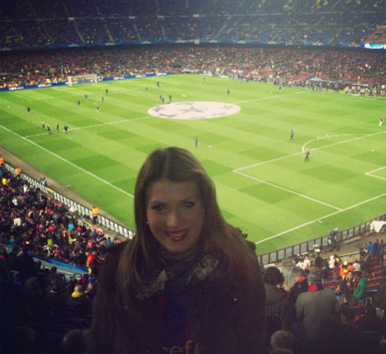 
Cô gái 23 tuổi và là một trong những người mẫu nổi tiếng bậc nhất Tây Ban Nha thường xuyên tới sân Nou Camp để chứng kiến các trận đấu của đội bóng yêu thích Barcelona.
