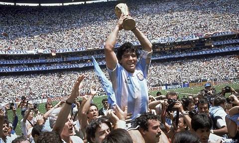 Diego Maradona đi vào lịch sử khi kéo cả Argentina tới chức vô địch