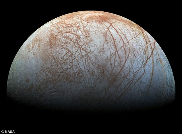 NASA sẽ tiếp cận gần hơn các hành tinh hứa hẹn có sự sống như Mặt trăng Europa của sao Mộc.