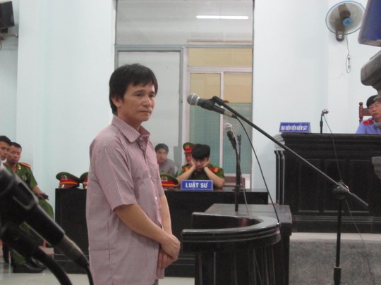 Yêu râu xanh  Nguyễn Thành Đông nghe tòa tuyên án