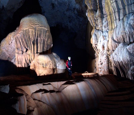 Vi sao du khach phai “xep hang” den 2016 de kham pha Son Doong?