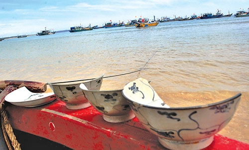 Hiện vật phát hiện trong tàu cổ đắm ở vùng biển Bình Châu (Quảng Ngãi). Ảnh: báo Giao thông