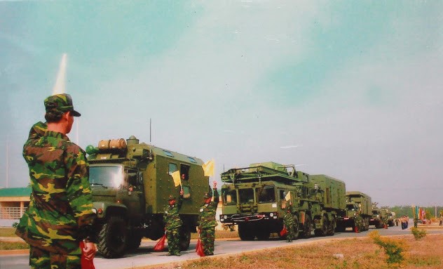Tổ hợp TLPK S-300PMU1 của Trung đoàn tên lửa phòng không 93 triển khai huấn luyện, sẵn sàng chiến đấu. Ảnh: Phòng Chính trị Sư đoàn phòng không 367.