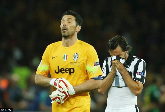 Pirlo khóc, Buffon chán nản trước thất bại cách biệt
