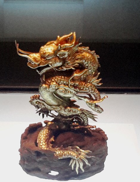 
Tượng Rồng bằng vàng thời Nguyễn
