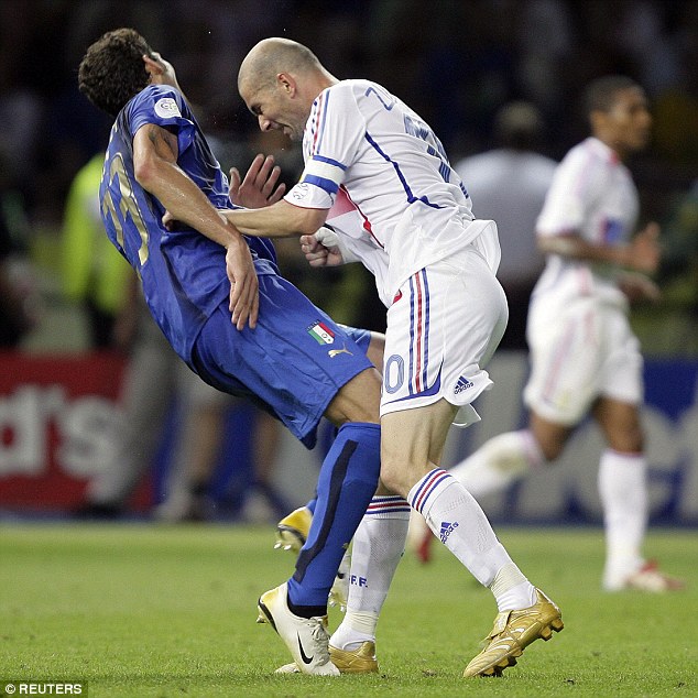 Cú thiết đầu công của huyền thoại Zidane tại trận chung kết World Cup 2006).