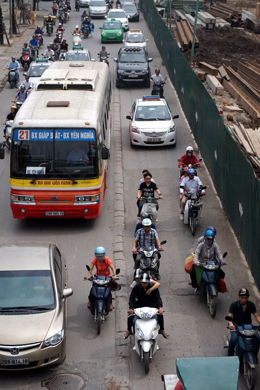 Mặt đường, Nguyễn Trãi, gập ghềnh