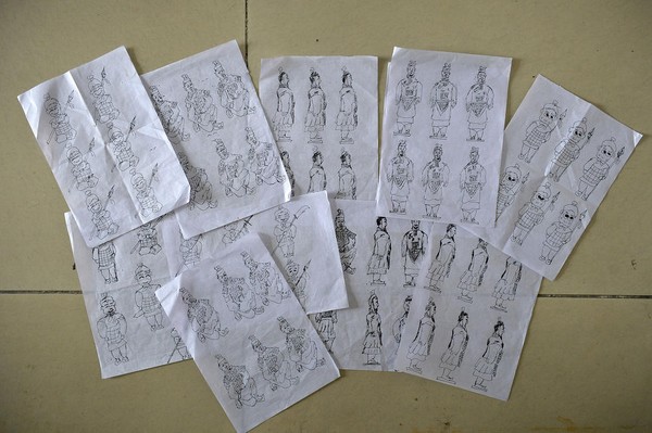 
Sinh viên Châu Phong đã xin được vẽ hình tượng binh mã thay vì viết chữ.
