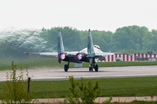 [ẢNH] Tiêm kích Su-35 và Su-30SM song kiếm hợp bích - ảnh 4