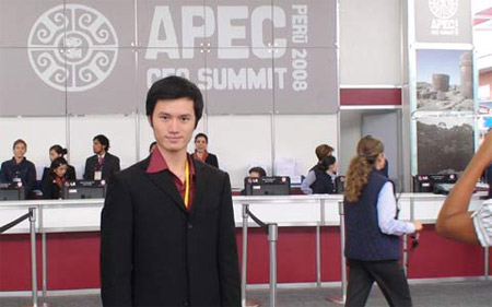 
Mạnh Tùng tại APEC - Peru (2008).
