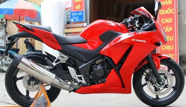 CBR300r sử dụng đèn pha đôi làm tăng thêm kiểu dáng thể thao