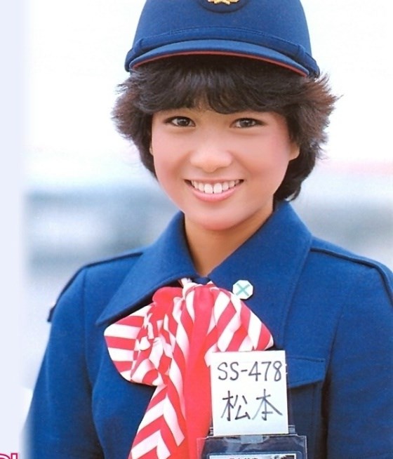 
Sau khi đạt được những thành công nhất định ở lĩnh vực âm nhạc, Hori Chiemi bắt đầu lấn sân sang diễn xuất. Năm 17 tuổi, Hori Chiemi trở thành một trong những diễn viên huyền thoại của Nhật Bản sau thành công vang dội của bộ phim Cố lên Chiaki.
