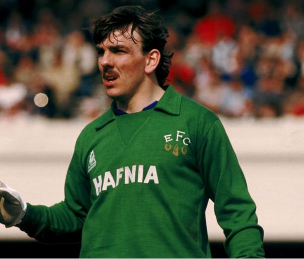 Neville Southall từng không hài lòng với Rooney.