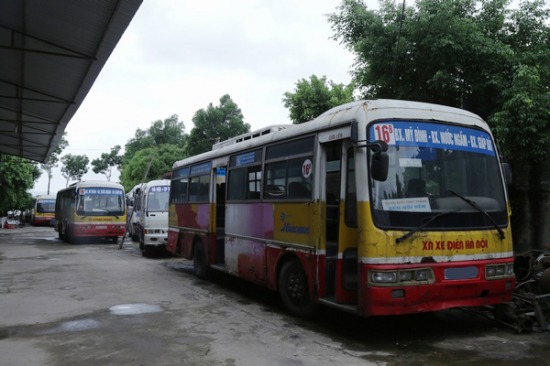 Người thôn Thuyền bây giờ không thu mua đồng nát, sắt vụn nữa mà đều làm ăn lớn, tức là quan hệ với cả các cơ quan nhà nước, đơn vị quốc phòng… Bất kể có một thương vụ gì liên quan đến việc đấu thầu xe cũ, nát trên cả nước, hầu như đều có mặt người làng Thuyền đến thu mua.