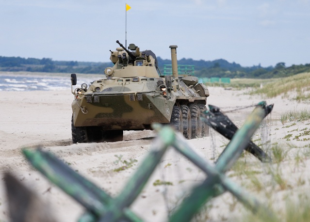 
Xe bọc thép chở quân BTR-82A thế hệ mới được trang bị pháo tự động cỡ 30mm và súng máy đồng trục cỡ 7,62mm.
