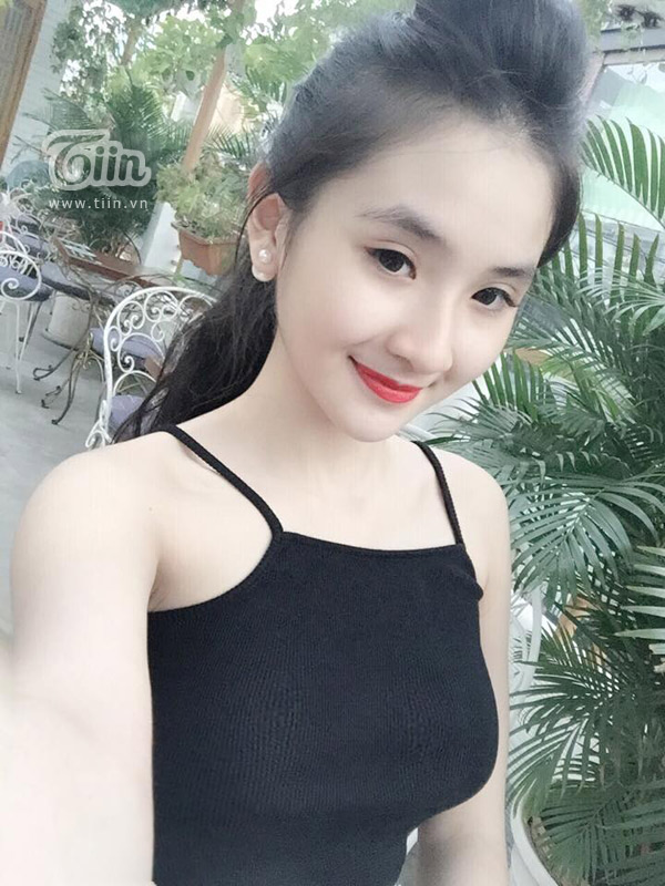 9x xinh đẹp bị nhầm tưởng là Angela Phương Trinh