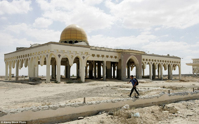 Sân bay quốc tế Yasser Arafat tại Dải Gaza từng là niềm tự hào của người dân Palestine, nhưng nó đã bị tàn phá bởi chiến tranh liên miên.