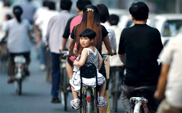 
Theo Telegraph, chính sách 1 con ở Trung Quốc ban hành từ năm 1979 đã ngăn cản 400 triệu thai nhi chào đời.
