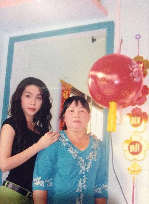 Lâm Hoàng My chụp cùng mẹ ở thời điểm  mới chuyển giới cách đây 7 năm
