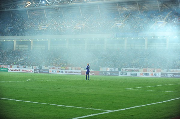 Pháo sáng, Mỹ Đình, ĐTVN, Man City