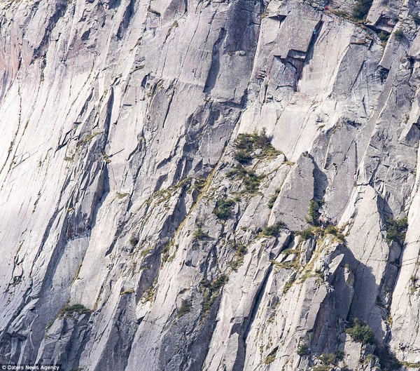 
Núi Dolomites thuộc dãy Alps tại Ý.
.content ul li img {height: auto;}


