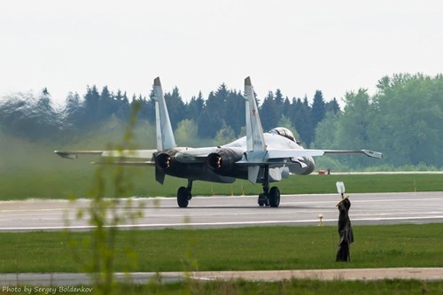 [ẢNH] Tiêm kích Su-35 và Su-30SM song kiếm hợp bích - ảnh 5