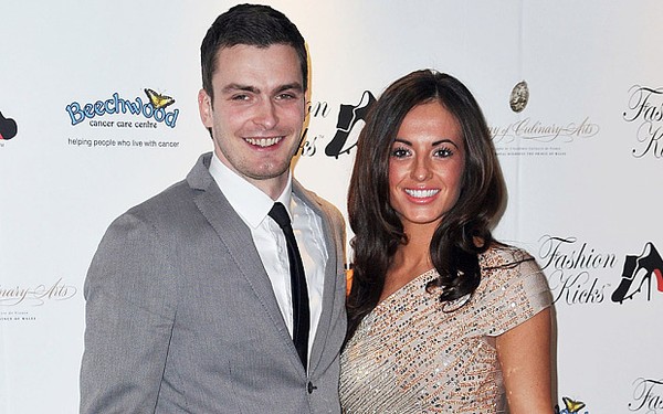 Adam Johnson và bạn gái Stacey Flounders.