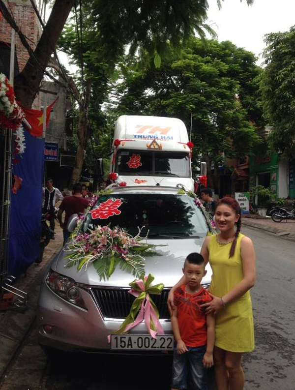 Màn rước dâu bằng xe container bá đạo nhất Việt Nam