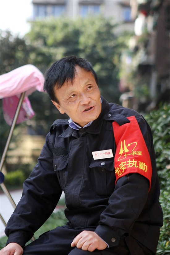 
Sau khi những hình ảnh này được đăng lên mạng, nhiều người đã đùa rằng, nụ cười của Kha Toàn Thọ đẹp hơn Jack Ma.
