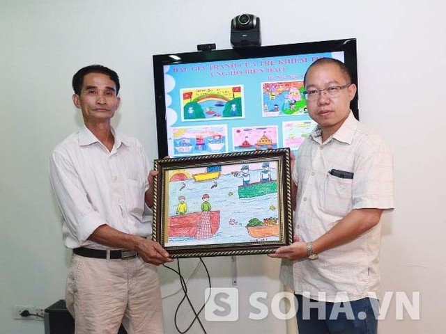 Ông Lê Tôn Thực cựu đặc công quân khu 5  đã mua bức tranh với giá 6 triệu đồng cách đây không lâu.